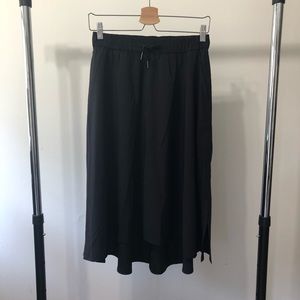 Lululemon skirt. Black. 6.